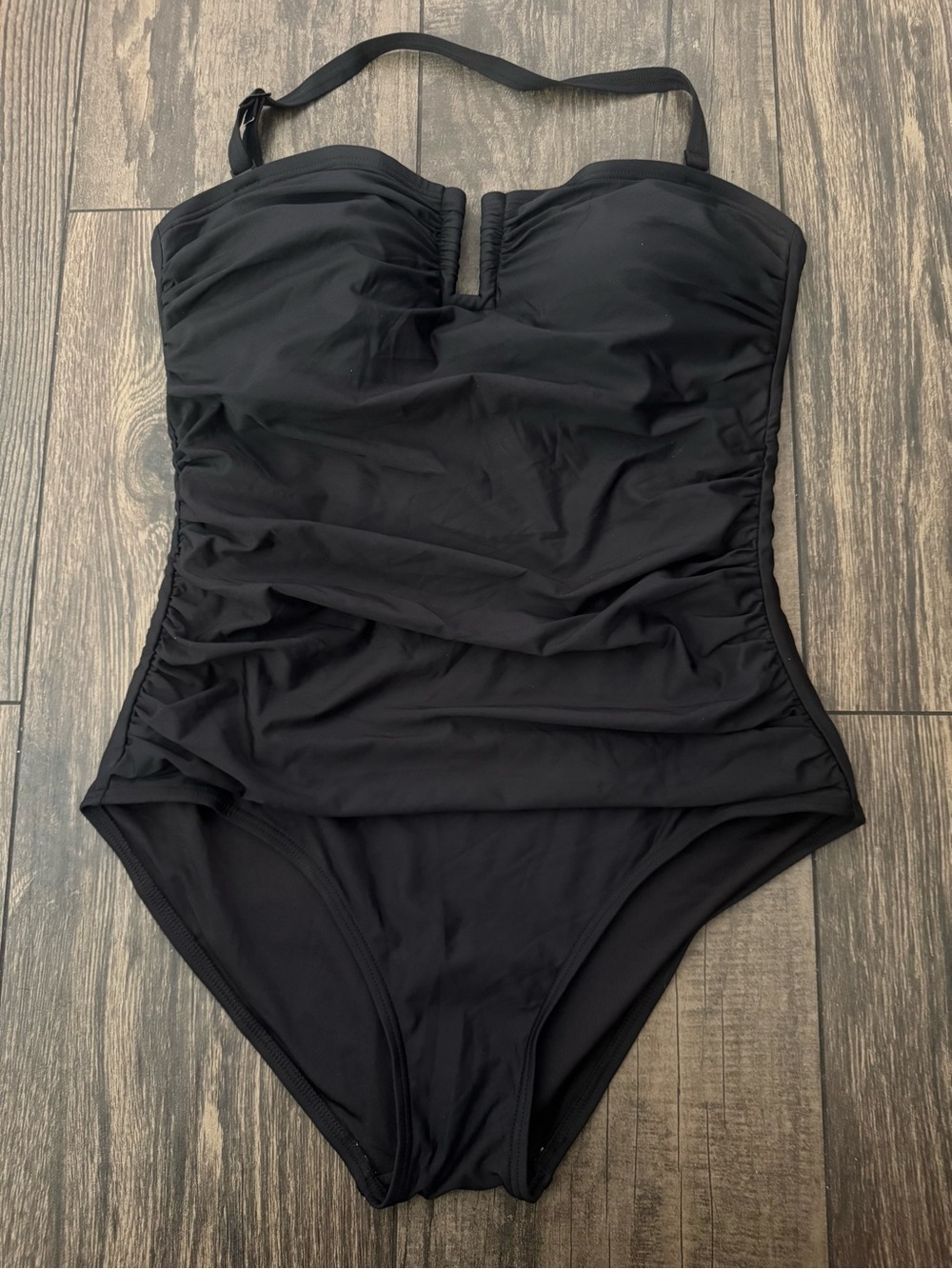 DKNY Women’s Black Ruched One-Piece Swimsuit size Large NEW LINERS ATACHED